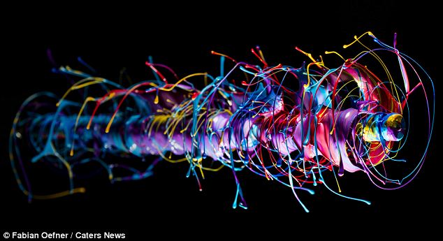 article-0-18BAABB5000005DC-618_634x345